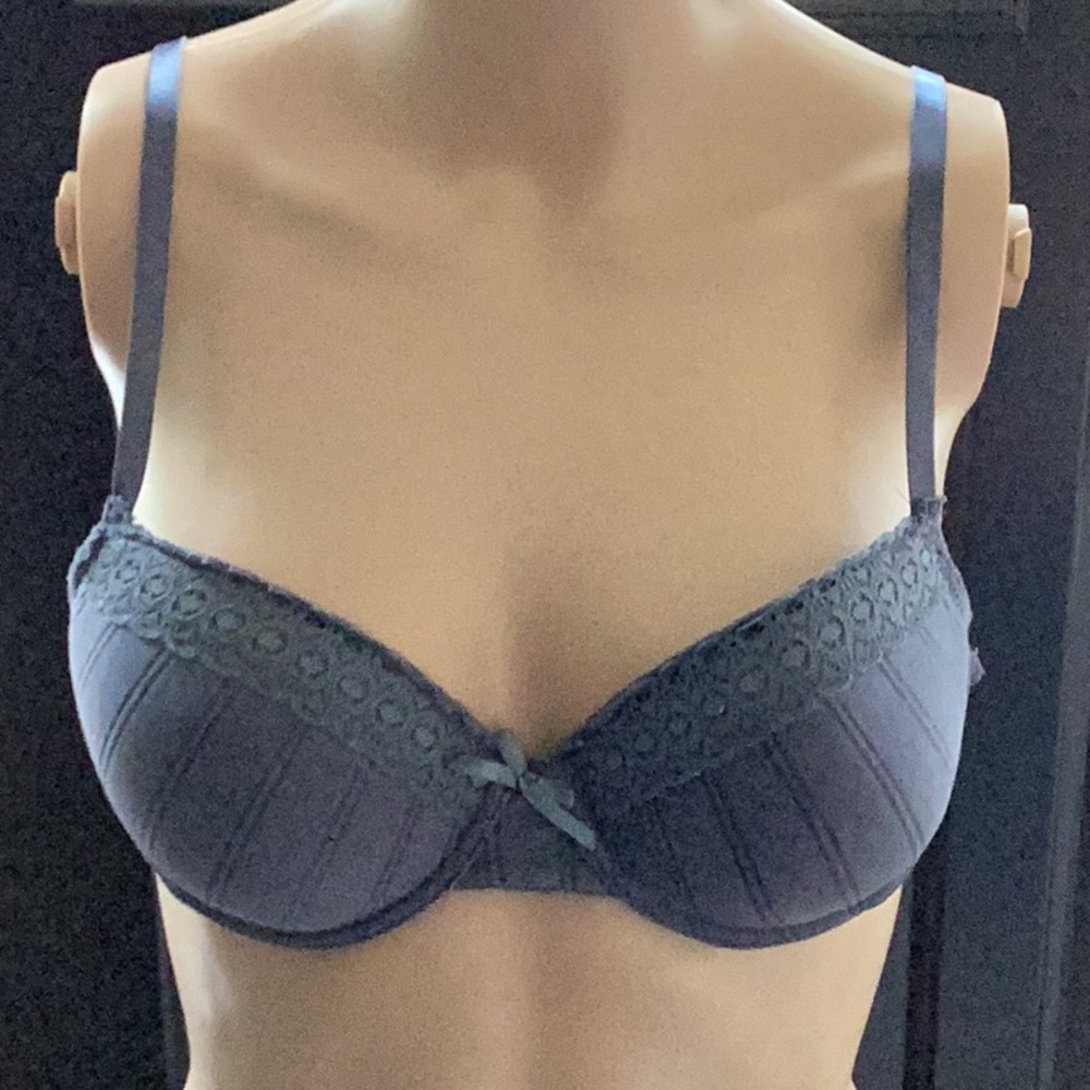 Three bras 🦢 - Picture 4 of 10